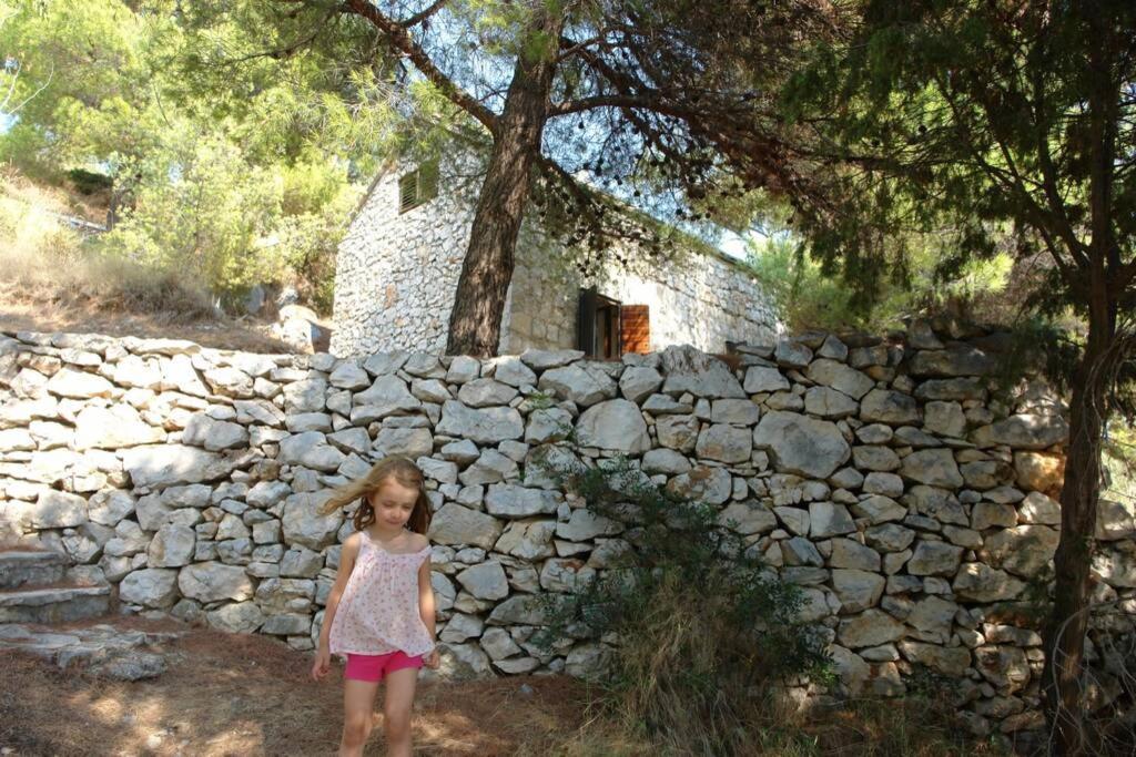 A Small Stone House By The Sea, In A Wineyard Nerezisca المظهر الخارجي الصورة