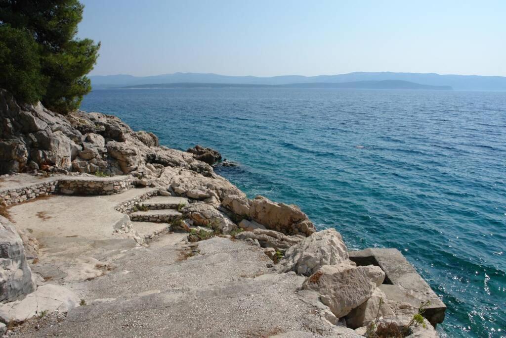 A Small Stone House By The Sea, In A Wineyard Nerezisca المظهر الخارجي الصورة