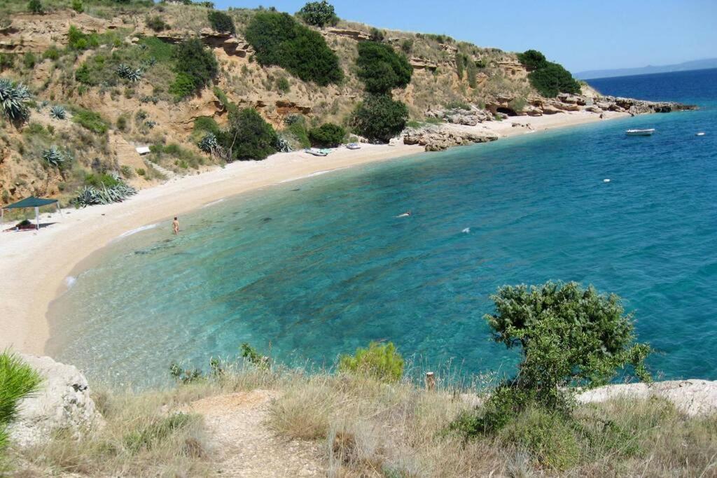 A Small Stone House By The Sea, In A Wineyard Nerezisca المظهر الخارجي الصورة